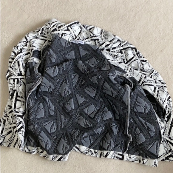 Andria Lieu Collection Jacket - Picture 6 of 8